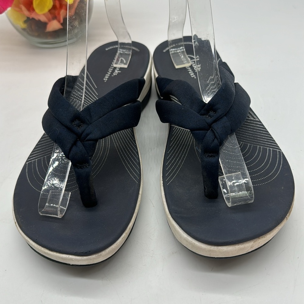 Cloudsteppers by Clarks Navy Blue thong flip flop Sandals Size 10 FFT6480G